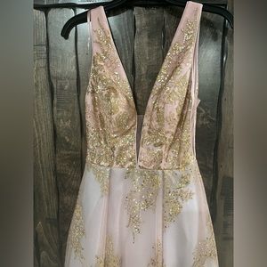 Sleeveless Deep V-Neck Placement Glitter Mesh Ball Gown